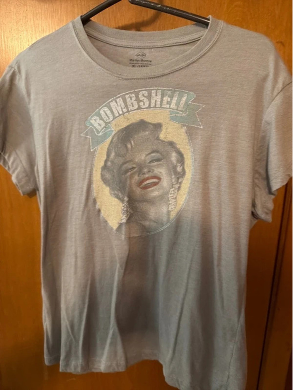 Marilyn Monroe Women’s XL (15/17) Bombshell Graphic T-Shirt